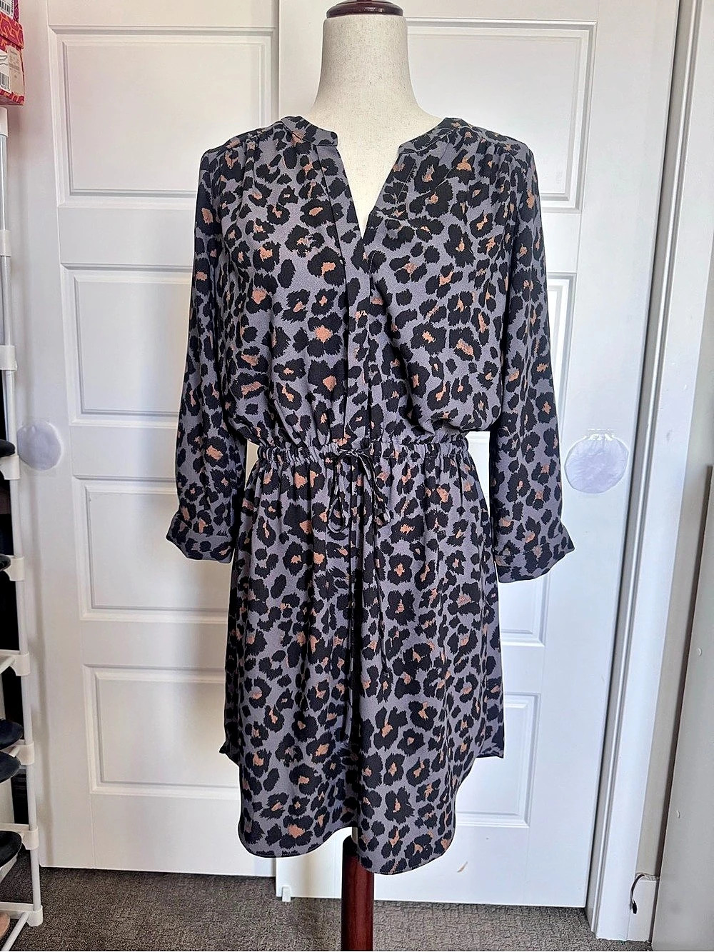 LOFT Leopard Print Dress in Gray Size Medium - perfect for autumn.